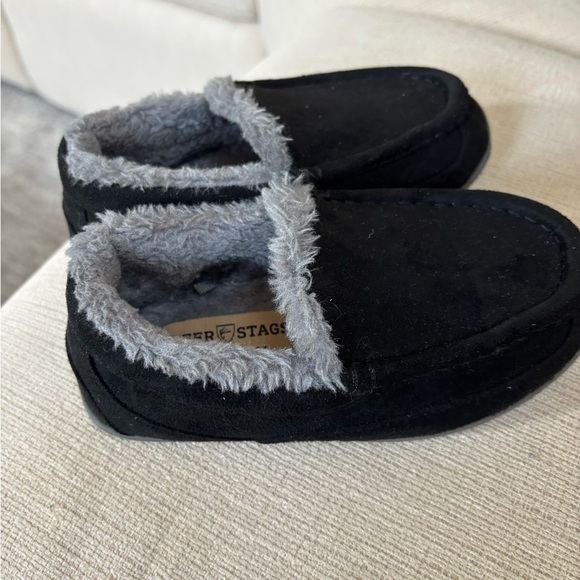Kids Deer Stags Black Slippers with Plush Gray Lining. - Picture 4 of 7